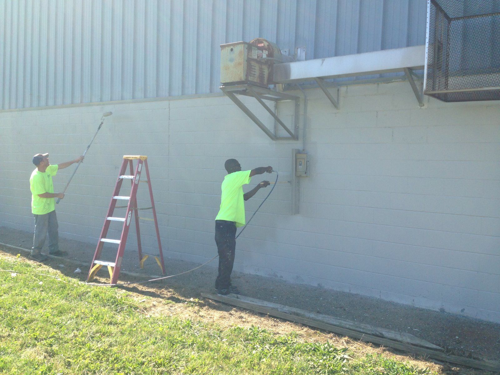 Professional Industrial Painting services - Commercial concrete contractors in DeSoto, TX specializing in industrial painting, warehouse painting, commercial painting