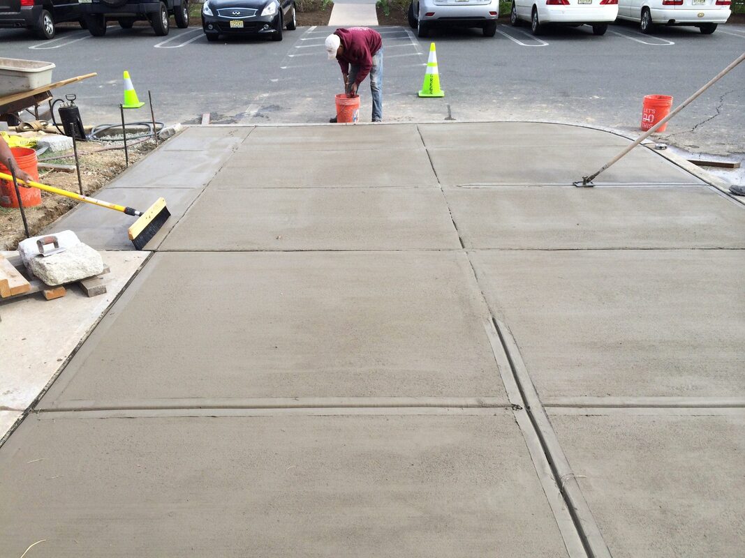 Professional Streets and Sidewalks services - Commercial concrete contractors in DeSoto, TX specializing in street paving, sidewalk construction, municipal paving